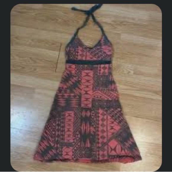 Patagonia Halter Tribal Shelf Bra Size Medium Vibrant Activewear Outdoor Hiking - Picture 1 of 11